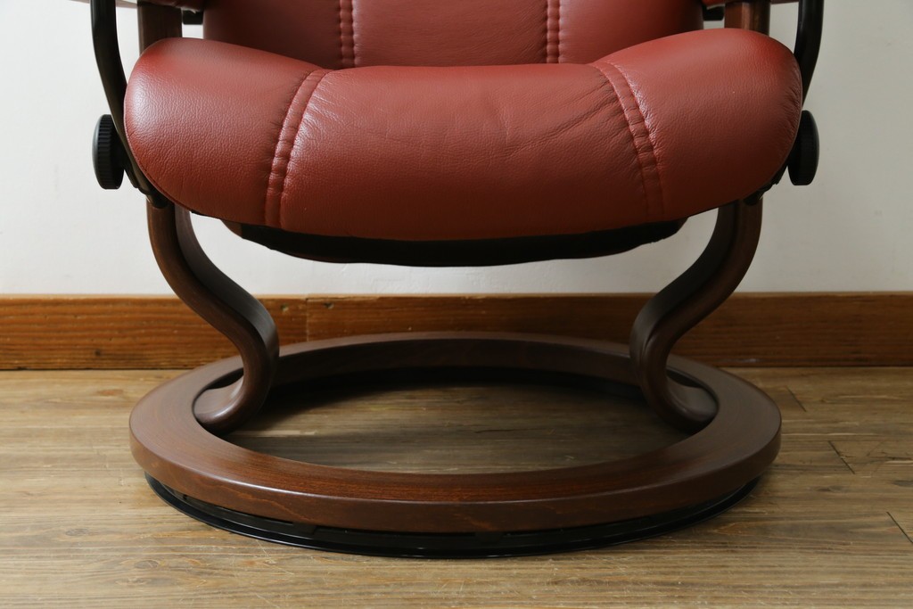 中古　美品　EKORNES(エコーネス)　コンサルシリーズ　Sサイズ　本革　洗練されたデザインが魅力のストレスレスチェアとオットマンのセット　(R-088188)