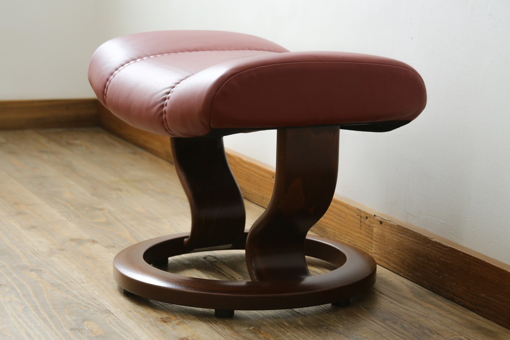 中古　美品　EKORNES(エコーネス)　コンサルシリーズ　Sサイズ　本革　洗練されたデザインが魅力のストレスレスチェアとオットマンのセット　(R-088188)
