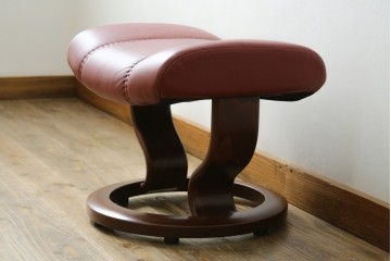 中古　美品　EKORNES(エコーネス)　コンサルシリーズ　Sサイズ　本革　洗練されたデザインが魅力のストレスレスチェアとオットマンのセット　(R-088188)