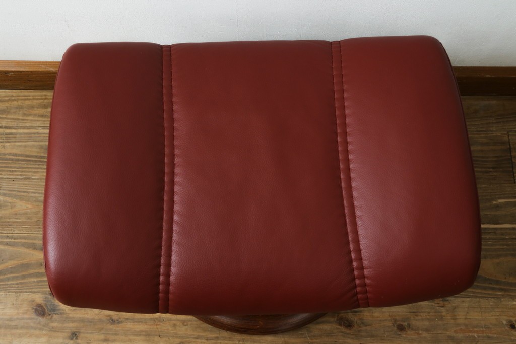 中古　美品　EKORNES(エコーネス)　コンサルシリーズ　Sサイズ　本革　洗練されたデザインが魅力のストレスレスチェアとオットマンのセット　(R-088188)