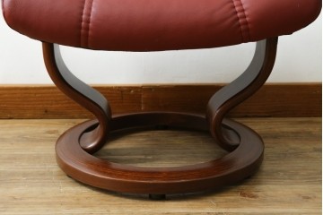 中古　美品　EKORNES(エコーネス)　コンサルシリーズ　Sサイズ　本革　洗練されたデザインが魅力のストレスレスチェアとオットマンのセット　(R-088188)