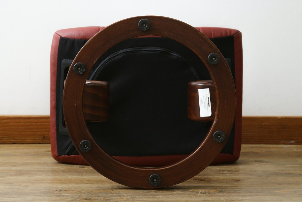 中古　美品　EKORNES(エコーネス)　コンサルシリーズ　Sサイズ　本革　洗練されたデザインが魅力のストレスレスチェアとオットマンのセット　(R-088188)