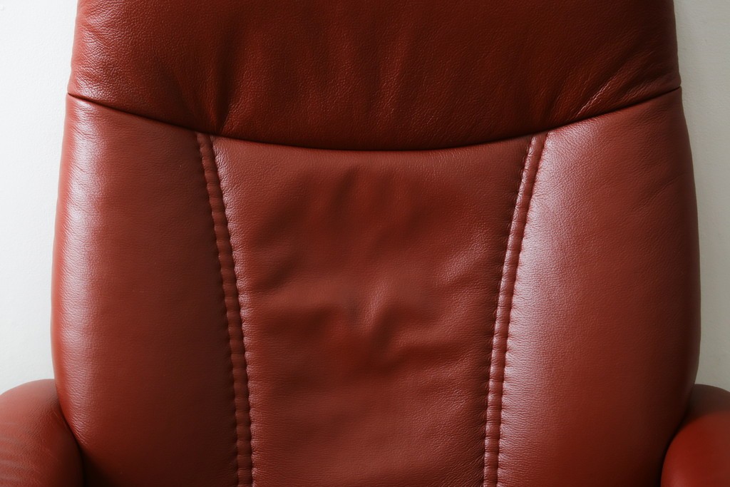 中古　美品　EKORNES(エコーネス)　コンサルシリーズ　Sサイズ　本革　洗練されたデザインが魅力のストレスレスチェアとオットマンのセット　(R-088188)