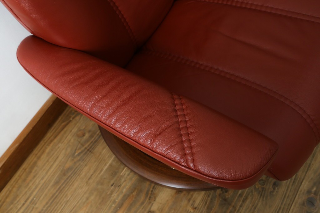 中古　美品　EKORNES(エコーネス)　コンサルシリーズ　Sサイズ　本革　洗練されたデザインが魅力のストレスレスチェアとオットマンのセット　(R-088188)