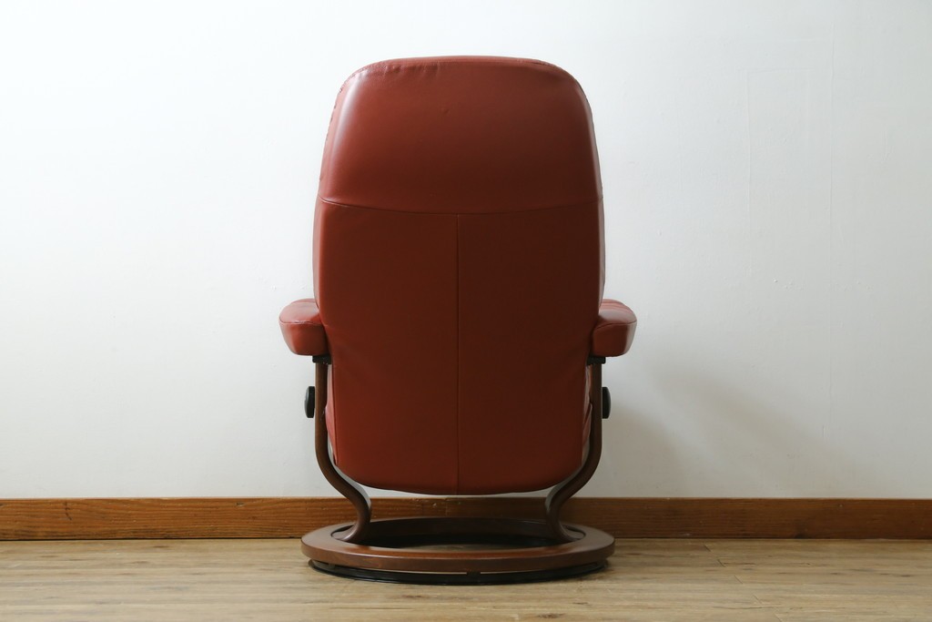 中古　美品　EKORNES(エコーネス)　コンサルシリーズ　Sサイズ　本革　洗練されたデザインが魅力のストレスレスチェアとオットマンのセット　(R-088188)