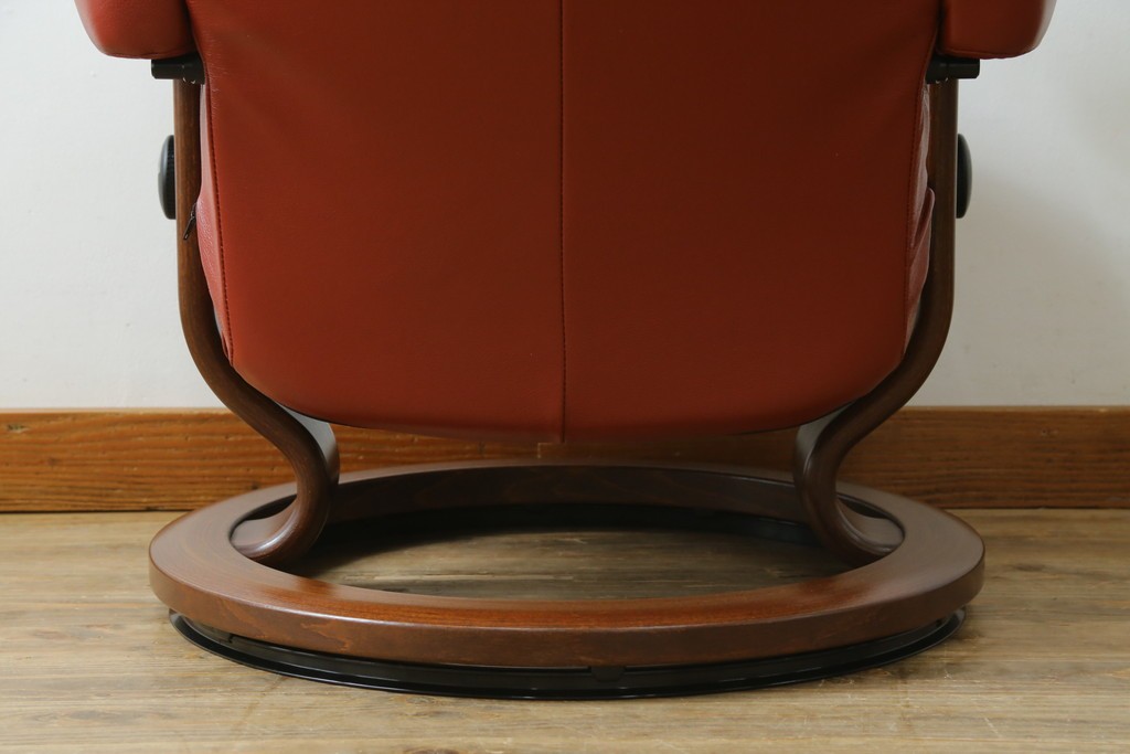 中古　美品　EKORNES(エコーネス)　コンサルシリーズ　Sサイズ　本革　洗練されたデザインが魅力のストレスレスチェアとオットマンのセット　(R-088188)