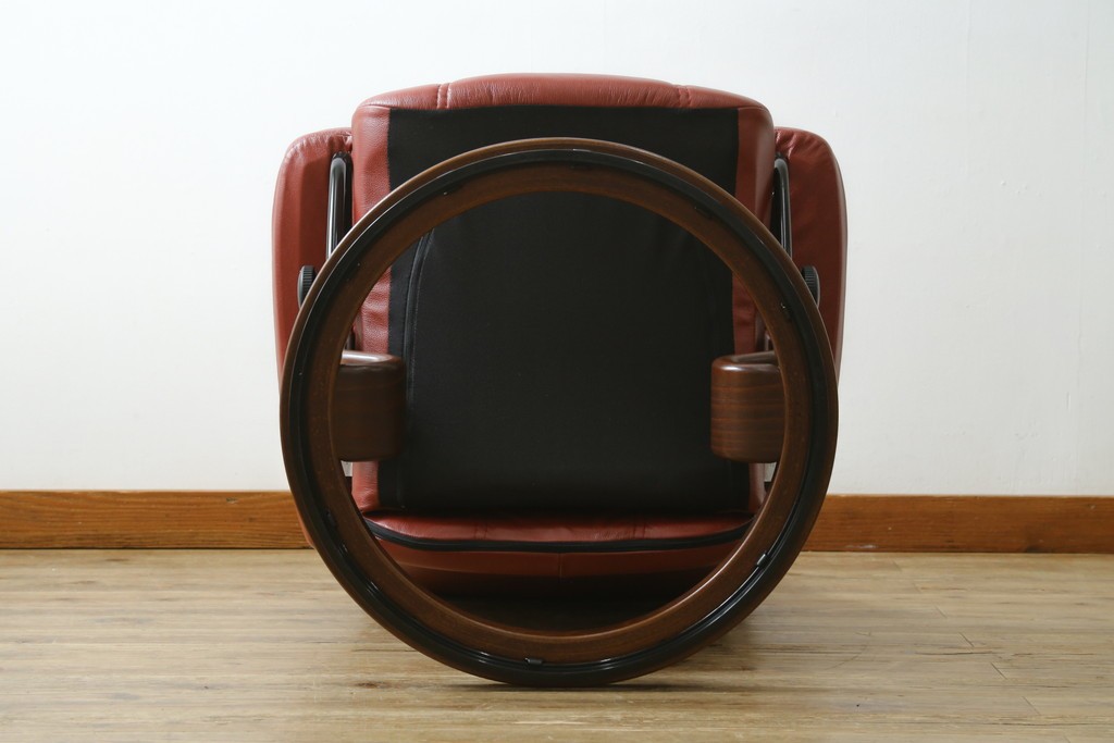 中古　美品　EKORNES(エコーネス)　コンサルシリーズ　Sサイズ　本革　洗練されたデザインが魅力のストレスレスチェアとオットマンのセット　(R-088188)