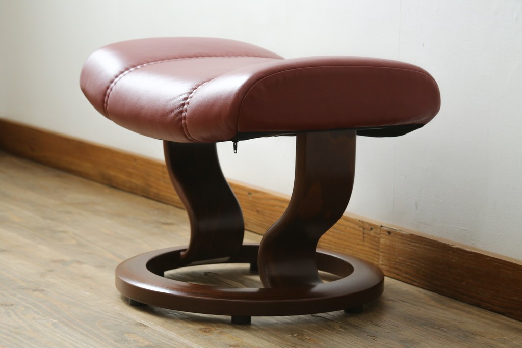 中古　美品　EKORNES(エコーネス)　コンサルシリーズ　Sサイズ　本革　洗練されたデザインが魅力のストレスレスチェアとオットマンのセット　(R-088188)