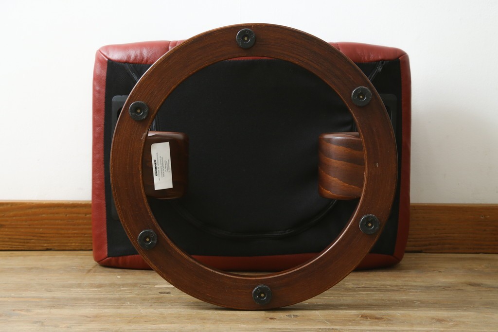 中古　美品　EKORNES(エコーネス)　コンサルシリーズ　Sサイズ　本革　洗練されたデザインが魅力のストレスレスチェアとオットマンのセット　(R-088188)