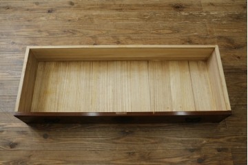 和製ヴィンテージ　美品!!　欅材　摺り漆　一級技能士　屋形場正蔵作　桐紋金具と力強い木目が美しい南部車箪笥　定価約60万円以上　(R-088189)