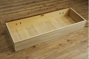 和製ヴィンテージ　美品!!　欅材　摺り漆　一級技能士　屋形場正蔵作　桐紋金具と力強い木目が美しい南部車箪笥　定価約60万円以上　(R-088189)