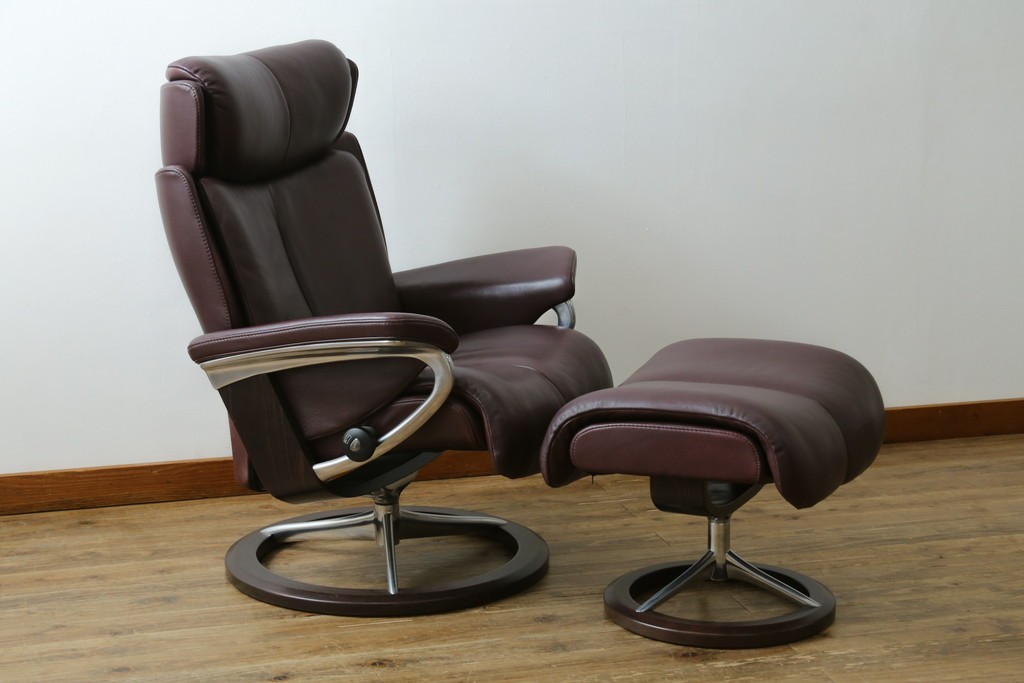 中古　美品　EKORNES(エコーネス)　Stressless Magic(ストレスレスマジック)　シグニチャー　Mサイズ　本革製　高級感溢れるオットマン付きストレスレスチェア　(R-088190)