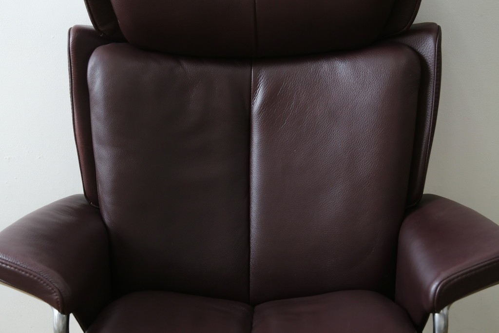 中古　美品　EKORNES(エコーネス)　Stressless Magic(ストレスレスマジック)　シグニチャー　Mサイズ　本革製　高級感溢れるオットマン付きストレスレスチェア　(R-088190)