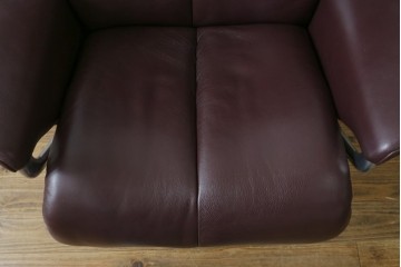 中古　美品　EKORNES(エコーネス)　Stressless Magic(ストレスレスマジック)　シグニチャー　Mサイズ　本革製　高級感溢れるオットマン付きストレスレスチェア　(R-088190)