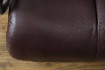 中古　美品　EKORNES(エコーネス)　Stressless Magic(ストレスレスマジック)　シグニチャー　Mサイズ　本革製　高級感溢れるオットマン付きストレスレスチェア　(R-088190)