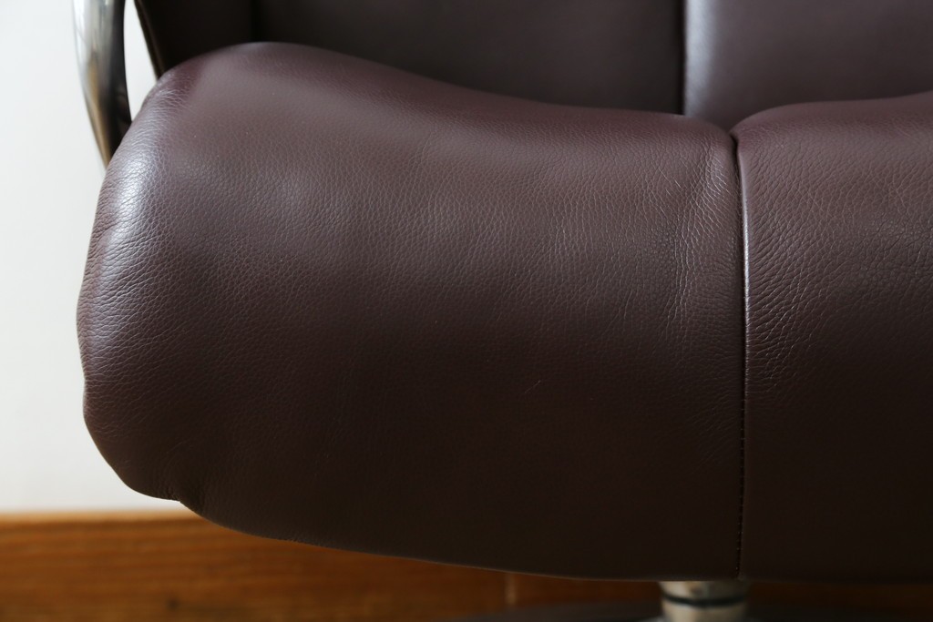 中古　美品　EKORNES(エコーネス)　Stressless Magic(ストレスレスマジック)　シグニチャー　Mサイズ　本革製　高級感溢れるオットマン付きストレスレスチェア　(R-088190)