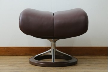 中古　美品　EKORNES(エコーネス)　Stressless Magic(ストレスレスマジック)　シグニチャー　Mサイズ　本革製　高級感溢れるオットマン付きストレスレスチェア　(R-088190)