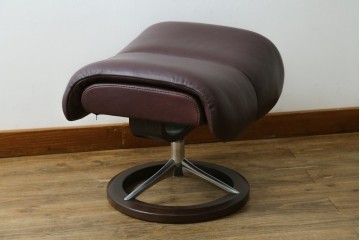 中古　美品　EKORNES(エコーネス)　Stressless Magic(ストレスレスマジック)　シグニチャー　Mサイズ　本革製　高級感溢れるオットマン付きストレスレスチェア　(R-088190)