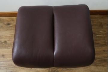 中古　美品　EKORNES(エコーネス)　Stressless Magic(ストレスレスマジック)　シグニチャー　Mサイズ　本革製　高級感溢れるオットマン付きストレスレスチェア　(R-088190)