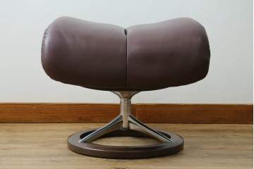 中古　美品　EKORNES(エコーネス)　Stressless Magic(ストレスレスマジック)　シグニチャー　Mサイズ　本革製　高級感溢れるオットマン付きストレスレスチェア　(R-088190)