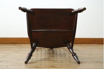 中古　美品　国産民芸家具　シックな色合いと透かし彫りが美しいウィンザーチェア　(R-088192)
