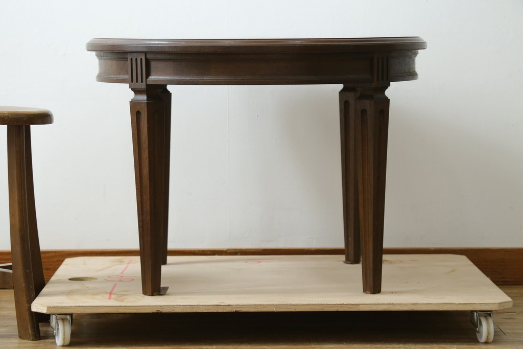 中古　美品　カリモク家具(karimoku)　ドマーニ(domani)　クイーンズライフ(QUEENS LIFE)　クラシカルモダンな雰囲気漂うリビングテーブル　定価約17万円　(R-088193)