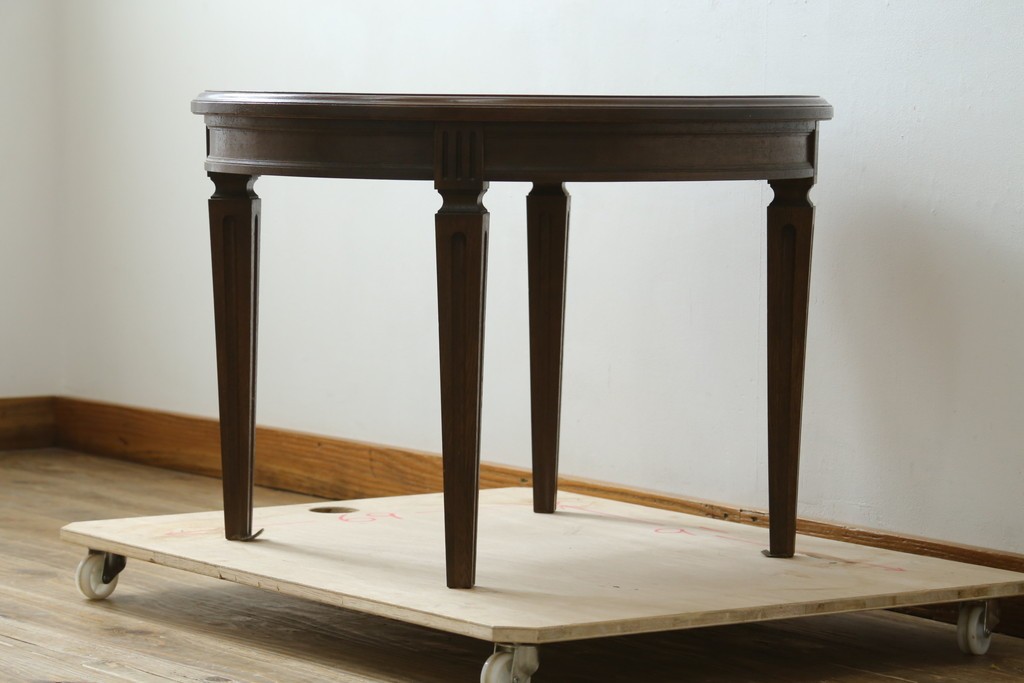 中古　美品　カリモク家具(karimoku)　ドマーニ(domani)　クイーンズライフ(QUEENS LIFE)　クラシカルモダンな雰囲気漂うリビングテーブル　定価約17万円　(R-088193)
