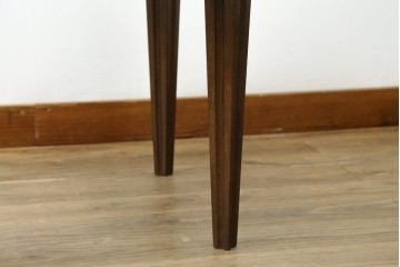 中古　美品　カリモク家具(karimoku)　ドマーニ(domani)　クイーンズライフ(QUEENS LIFE)　クラシカルモダンな雰囲気漂うリビングテーブル　定価約17万円　(R-088193)