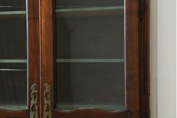 フランスアンティーク　優美な装飾が目を引くキャビネット　(R-088194)