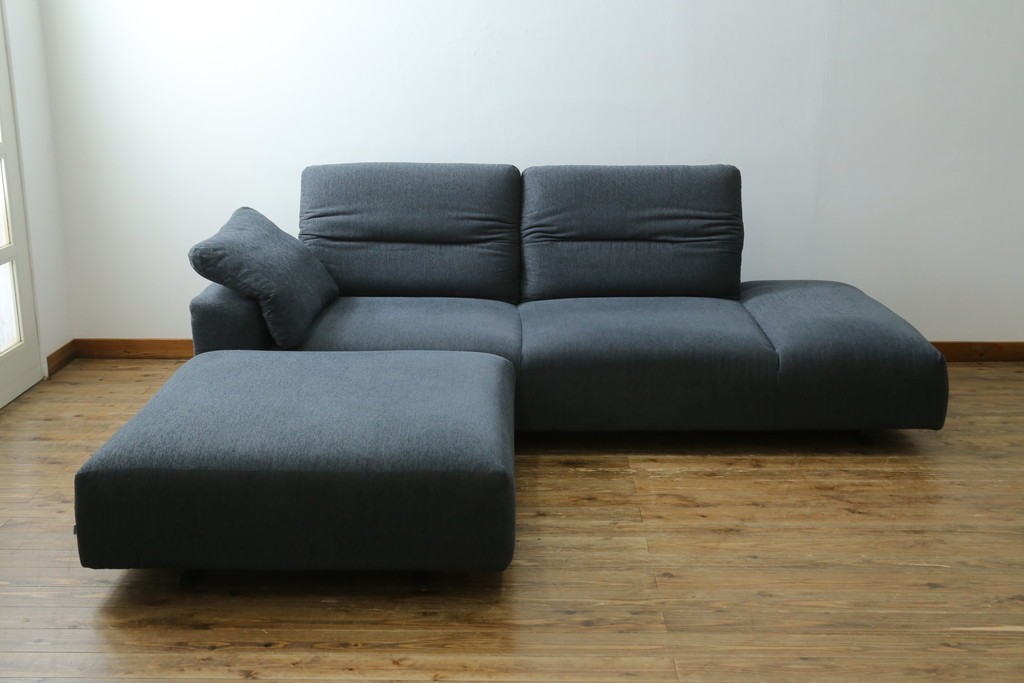 中古　美品　デンマーク　BoConcept(ボーコンセプト)　Hampton(ハンプトン)　可動式背もたれを備えた2人掛けソファとオットマンのセット　定価約100万円　(R-088195)
