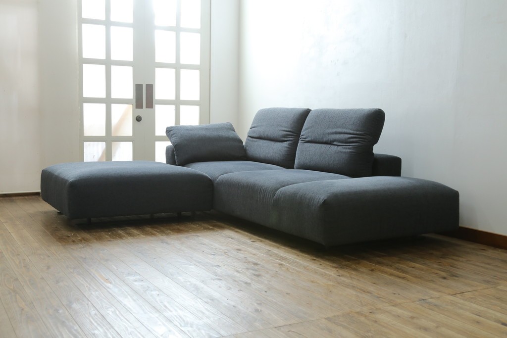 中古　美品　デンマーク　BoConcept(ボーコンセプト)　Hampton(ハンプトン)　可動式背もたれを備えた2人掛けソファとオットマンのセット　定価約100万円　(R-088195)