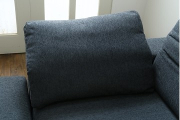 中古　美品　デンマーク　BoConcept(ボーコンセプト)　Hampton(ハンプトン)　可動式背もたれを備えた2人掛けソファとオットマンのセット　定価約100万円　(R-088195)