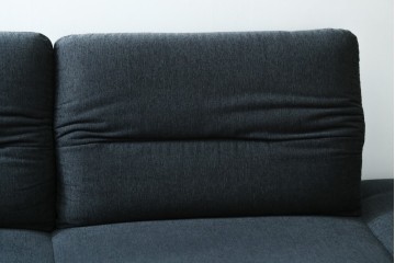 中古　美品　デンマーク　BoConcept(ボーコンセプト)　Hampton(ハンプトン)　可動式背もたれを備えた2人掛けソファとオットマンのセット　定価約100万円　(R-088195)