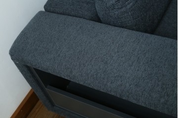 中古　美品　デンマーク　BoConcept(ボーコンセプト)　Hampton(ハンプトン)　可動式背もたれを備えた2人掛けソファとオットマンのセット　定価約100万円　(R-088195)