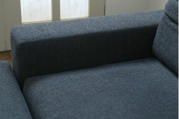 中古　美品　デンマーク　BoConcept(ボーコンセプト)　Hampton(ハンプトン)　可動式背もたれを備えた2人掛けソファとオットマンのセット　定価約100万円　(R-088195)