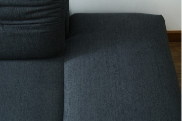 中古　美品　デンマーク　BoConcept(ボーコンセプト)　Hampton(ハンプトン)　可動式背もたれを備えた2人掛けソファとオットマンのセット　定価約100万円　(R-088195)