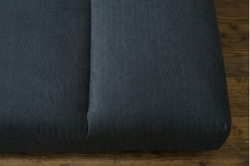 中古　美品　デンマーク　BoConcept(ボーコンセプト)　Hampton(ハンプトン)　可動式背もたれを備えた2人掛けソファとオットマンのセット　定価約100万円　(R-088195)