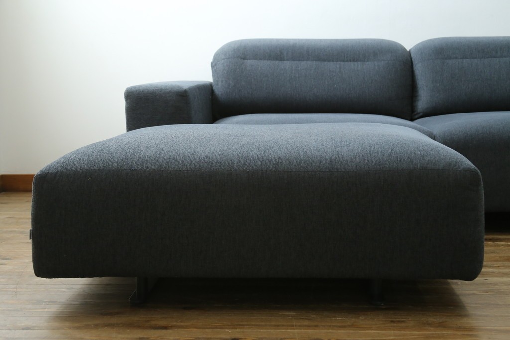 中古　美品　デンマーク　BoConcept(ボーコンセプト)　Hampton(ハンプトン)　可動式背もたれを備えた2人掛けソファとオットマンのセット　定価約100万円　(R-088195)