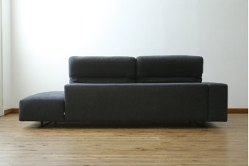 中古　美品　デンマーク　BoConcept(ボーコンセプト)　Hampton(ハンプトン)　可動式背もたれを備えた2人掛けソファとオットマンのセット　定価約100万円　(R-088195)