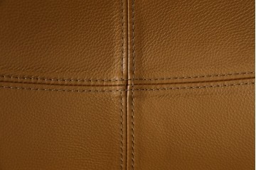 中古　美品　デンマーク　BoConcept(ボーコンセプト)　Squilla(スキラ)　コニャック　曲線的なフォルムが特徴的なラウンジチェア　定価約64万円　(R-088196)
