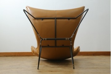 中古　美品　デンマーク　BoConcept(ボーコンセプト)　Squilla(スキラ)　コニャック　曲線的なフォルムが特徴的なラウンジチェア　定価約64万円　(R-088196)