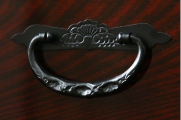 和製ヴィンテージ　仙台箪笥　牡丹金具が存在感を放つ小引き出し　(R-088198)