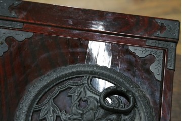 和製ヴィンテージ　仙台箪笥　牡丹金具が存在感を放つ小引き出し　(R-088198)