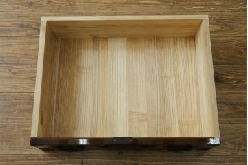 和製ヴィンテージ　美品　渡辺家具店　重厚な金具と木地呂塗りの艶が美しい仙台箪笥　(R-088199)