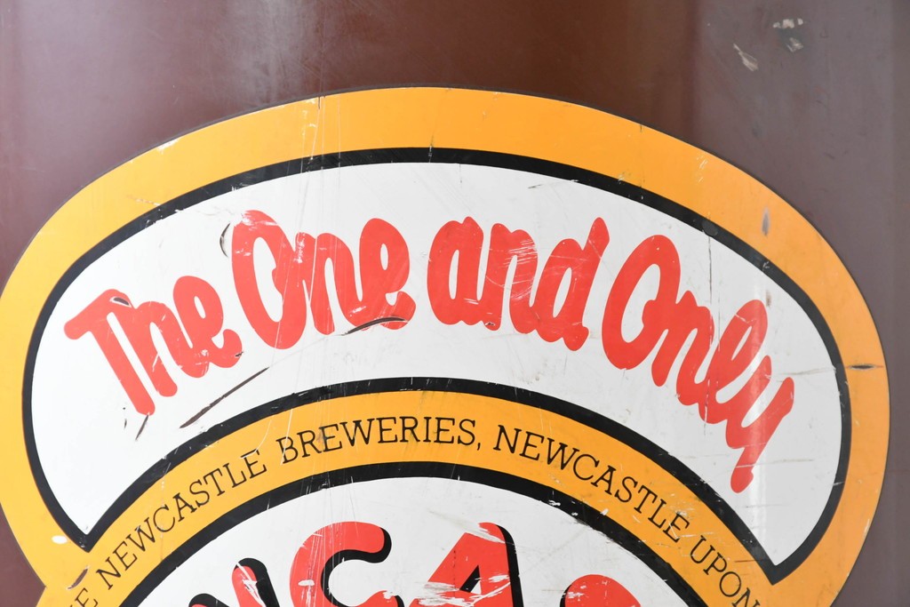 イギリスヴィンテージ　希少!!　Newcastle Brown Ale　大型のビール瓶型ディスプレイオブジェ　(R-088208)