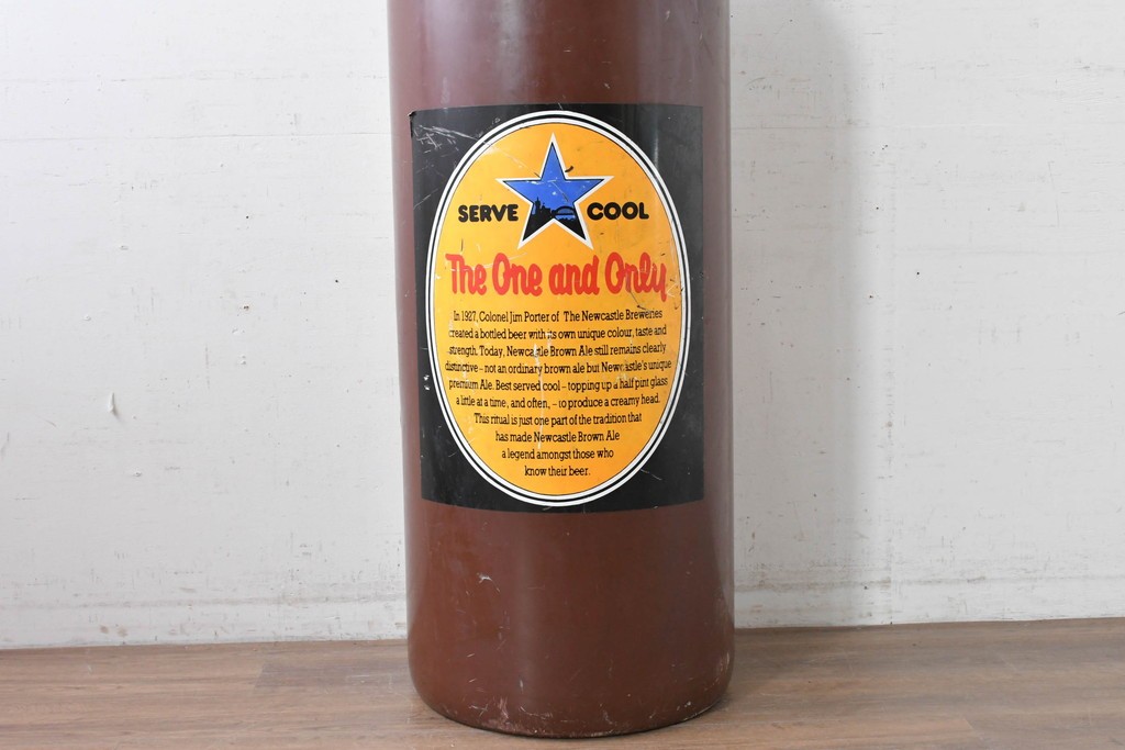 イギリスヴィンテージ　希少!!　Newcastle Brown Ale　大型のビール瓶型ディスプレイオブジェ　(R-088208)
