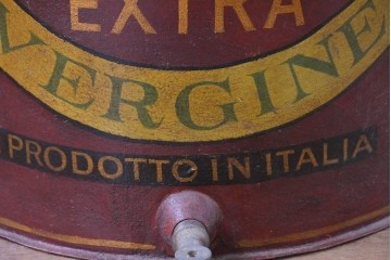 イタリアヴィンテージ　工房ペイント品　ハンドペイトが施されたオリーブオイルディスペンサー缶　(R-088211)