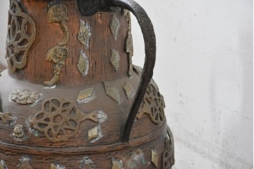 アンティーク　異国情緒漂う装飾が目を引く水瓶　(R-088212)