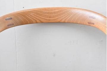 デンマークヴィンテージ　Ansager Mobler(アンサーガー・モブラー)　アッシュ材の背もたれと細身の金属フレームが調和したスタイリッシュなアームチェア4脚セット　(R-088234)