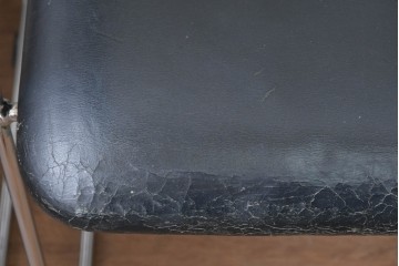 デンマークヴィンテージ　Ansager Mobler(アンサーガー・モブラー)　アッシュ材の背もたれと細身の金属フレームが調和したスタイリッシュなアームチェア4脚セット　(R-088234)